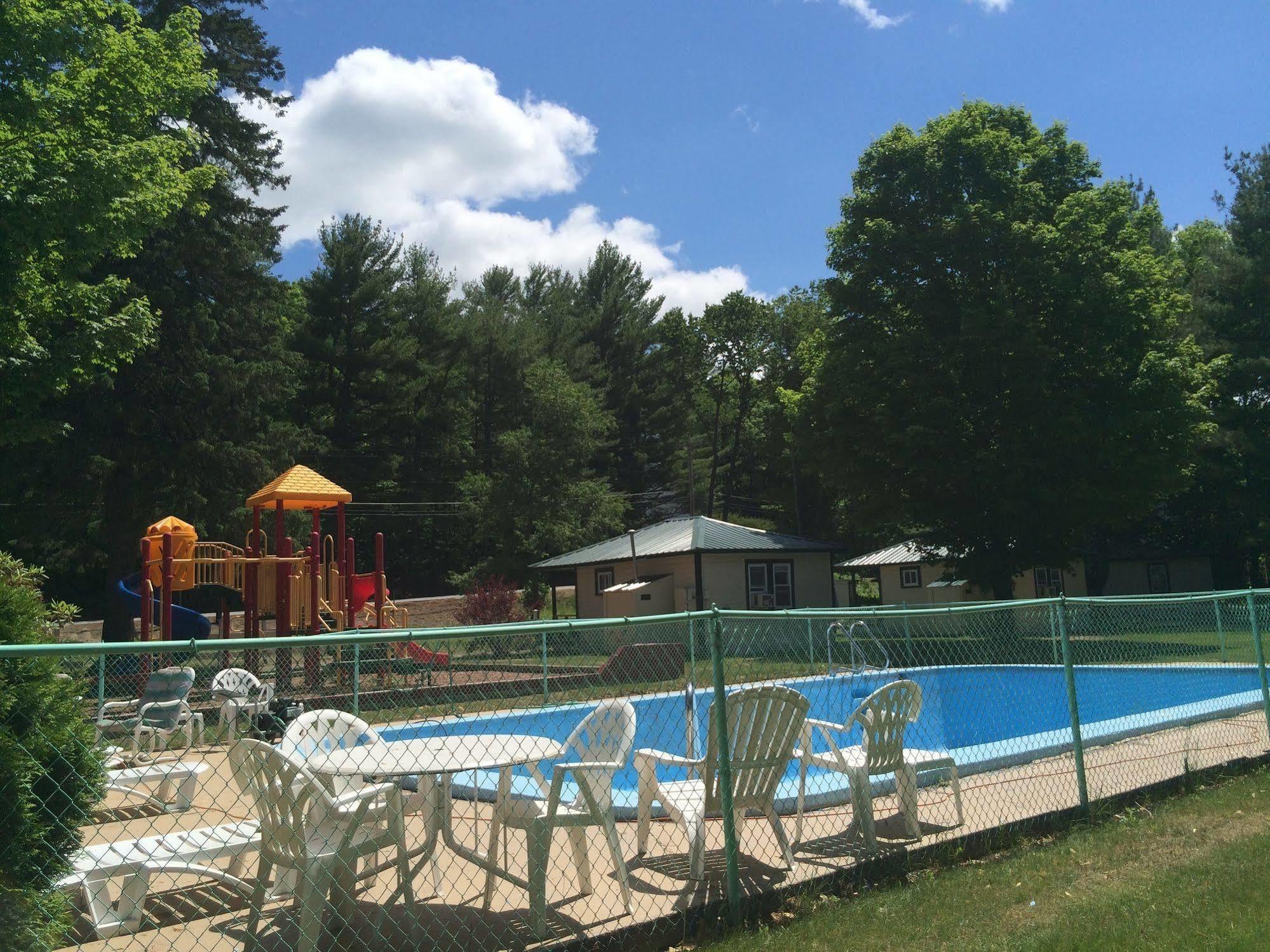 Perry'S Motel And Cottages North Conway Bagian luar foto